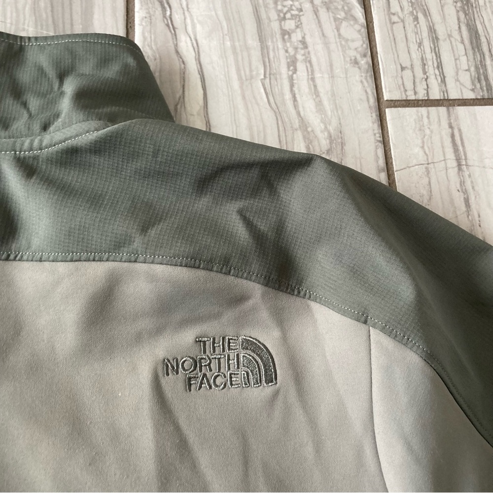 The North Face Polyester Jacket. Euc - image 6